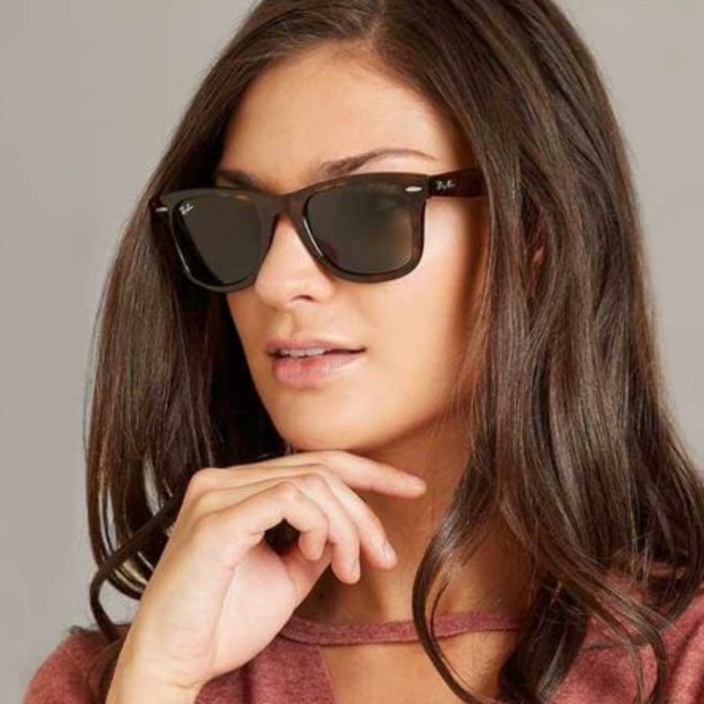 RayBan Wayfarer RB2140 Tortoise Brown Ray ban sunglasses. Excellent used cond